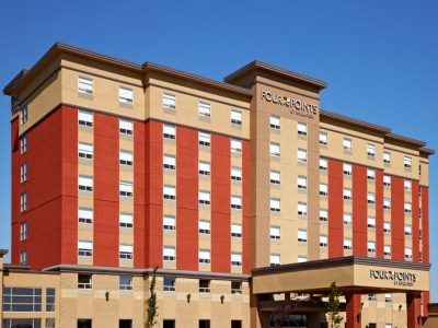 埃德蒙顿机场福朋喜来登酒店 外观 照片